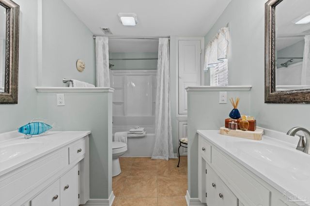 3893 Paradise Bay Dr, Gulf Breeze, FL 32563