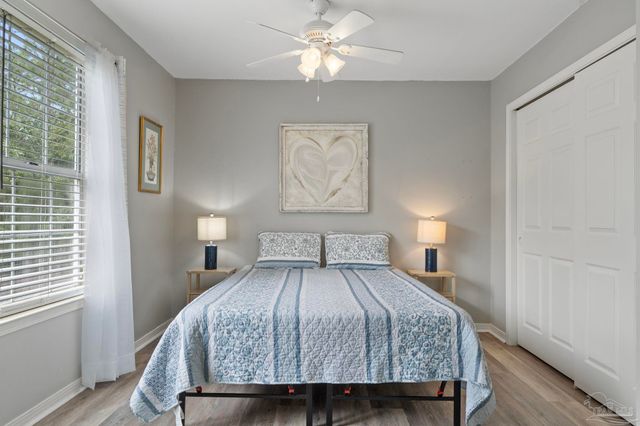 3893 Paradise Bay Dr, Gulf Breeze, FL 32563