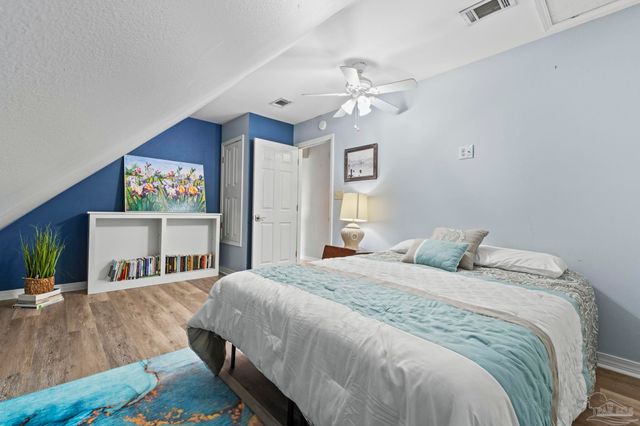 3893 Paradise Bay Dr, Gulf Breeze, FL 32563