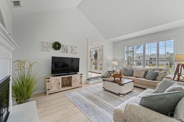 3893 Paradise Bay Dr, Gulf Breeze, FL 32563