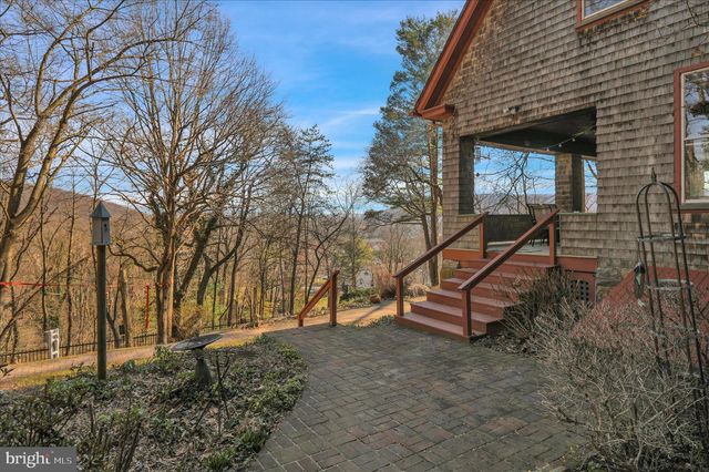 900 FRIEDENSBURG RD, Reading, PA 19606