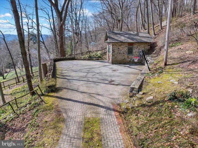 900 FRIEDENSBURG RD, Reading, PA 19606