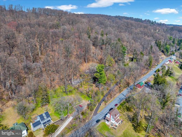 900 FRIEDENSBURG RD, Reading, PA 19606