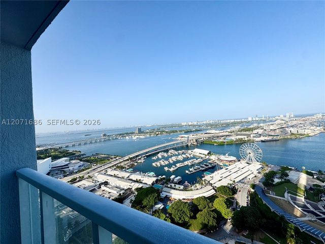 244 Biscayne Blvd 3903, Miami, FL 33132
