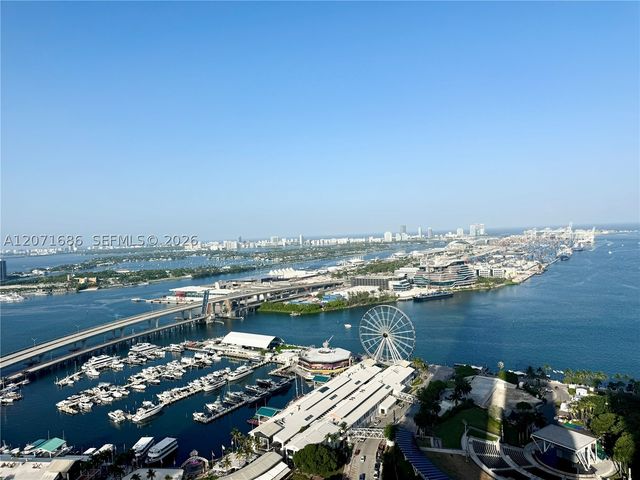 244 Biscayne Blvd 3903, Miami, FL 33132