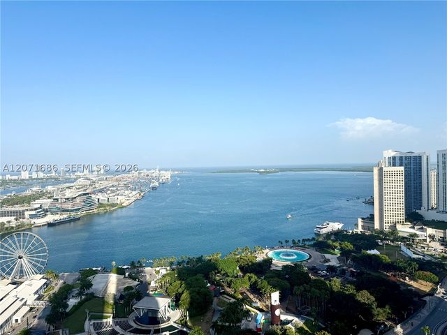 244 Biscayne Blvd 3903, Miami, FL 33132