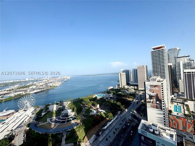 244 Biscayne Blvd 3903, Miami, FL 33132