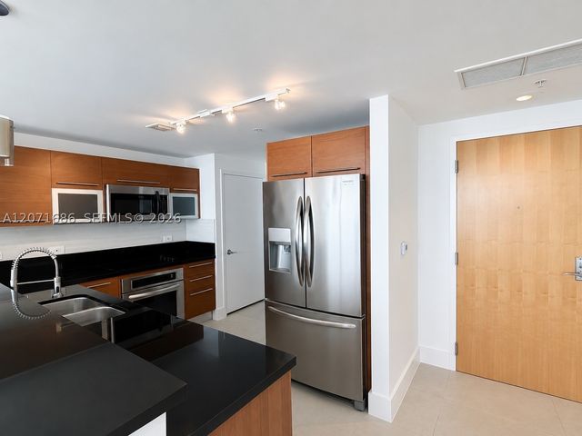 244 Biscayne Blvd 3903, Miami, FL 33132