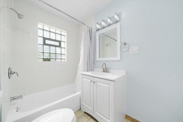 420 Prospect Boulevard 1-N, Elgin, IL 60120