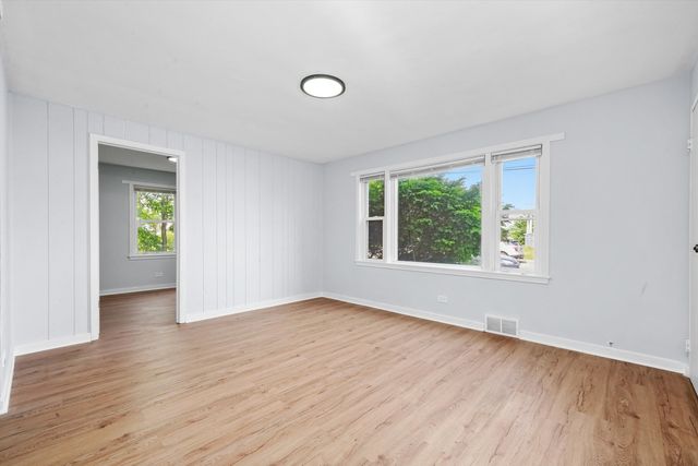 420 Prospect Boulevard 1-N, Elgin, IL 60120