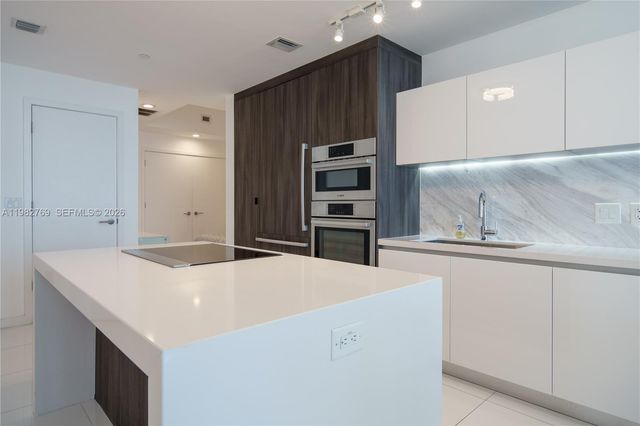 851 NE 1st Ave 4406, Miami, FL 33132