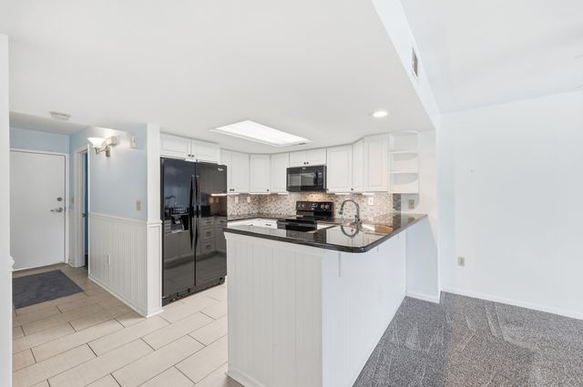 311 69th Ave N Apt 102, Myrtle Beach, SC 29572