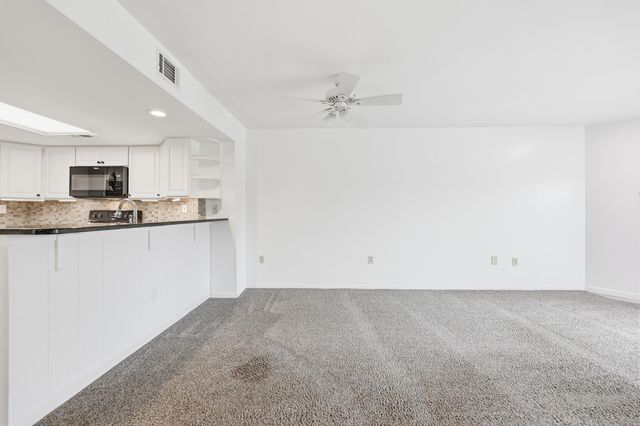 311 69th Ave N Apt 102, Myrtle Beach, SC 29572