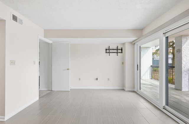 311 69th Ave N Apt 102, Myrtle Beach, SC 29572