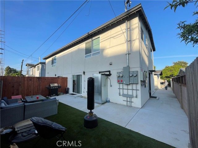 8309 Barnsley Avenue, Los Angeles, CA 90045