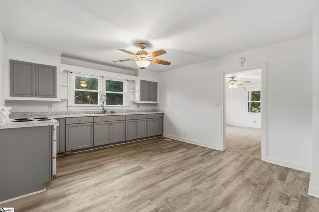 13 Walnut Lane, Travelers Rest, SC 29690