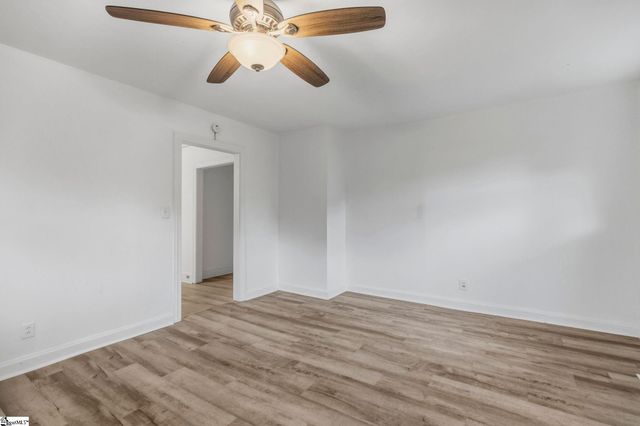 13 Walnut Lane, Travelers Rest, SC 29690