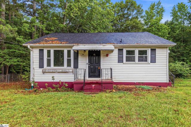 13 Walnut Lane, Travelers Rest, SC 29690