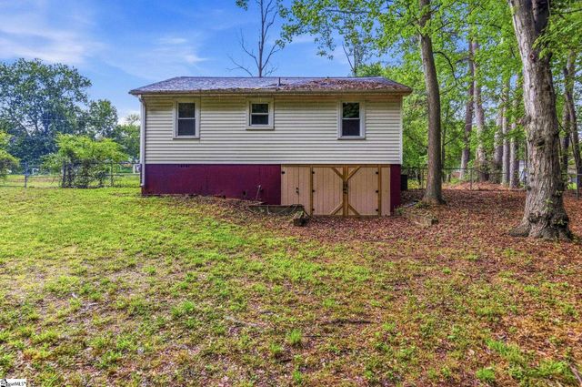 13 Walnut Lane, Travelers Rest, SC 29690