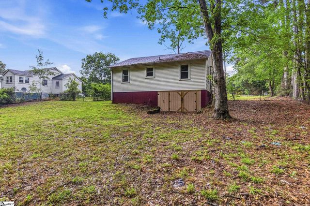 13 Walnut Lane, Travelers Rest, SC 29690