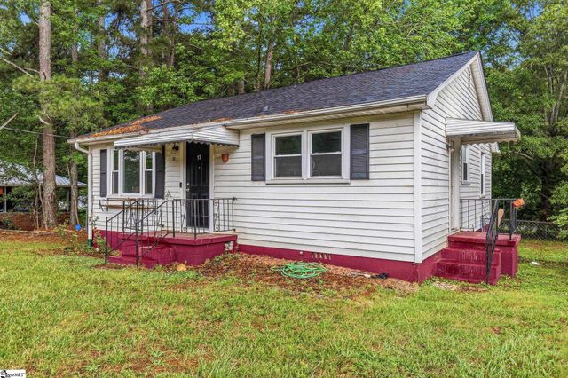 13 Walnut Lane, Travelers Rest, SC 29690