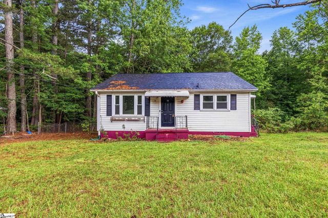 13 Walnut Lane, Travelers Rest, SC 29690