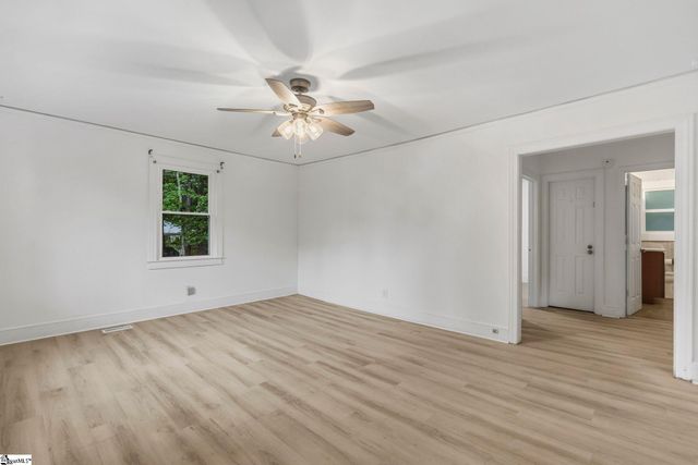 13 Walnut Lane, Travelers Rest, SC 29690