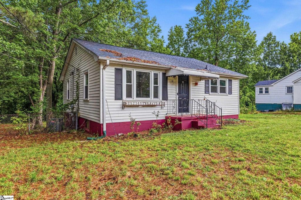 13 Walnut Lane, Travelers Rest, SC 29690