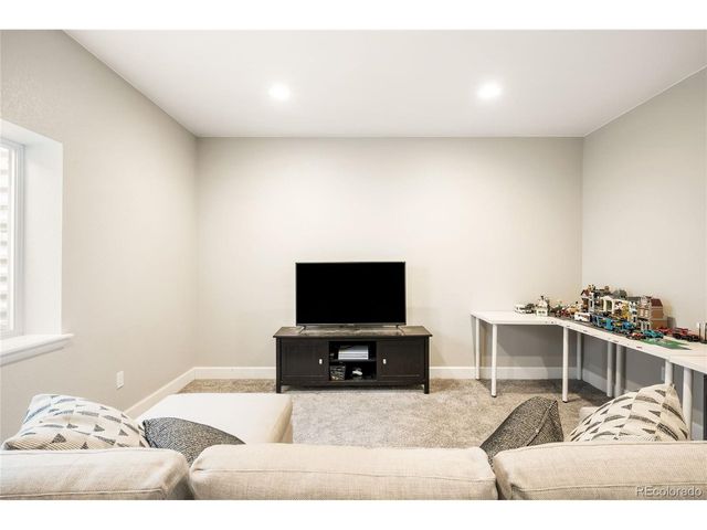 157 Sugar Beet Cir, Longmont, CO 80501