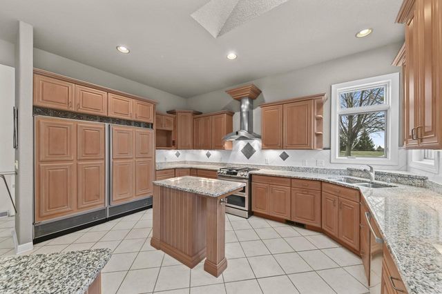 W226N3551 Wethersfield ROAD, Pewaukee, WI 53072