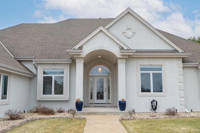 W226N3551 Wethersfield ROAD, Pewaukee, WI 53072