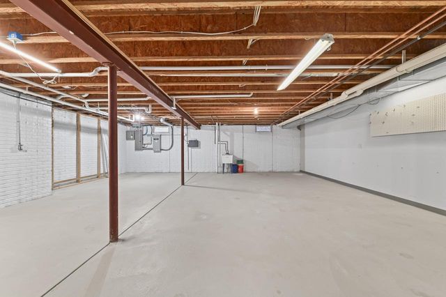 W226N3551 Wethersfield ROAD, Pewaukee, WI 53072