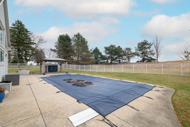 W226N3551 Wethersfield ROAD, Pewaukee, WI 53072