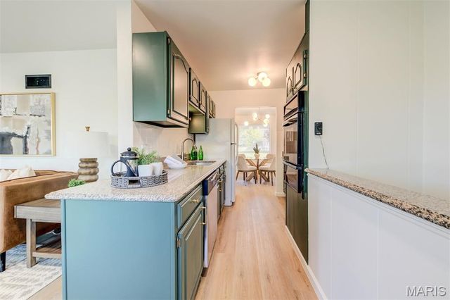 2284 Luxmore Drive, St Louis, MO 63136