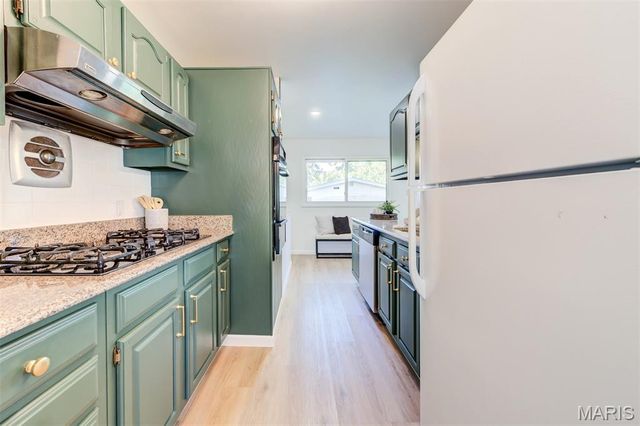 2284 Luxmore Drive, St Louis, MO 63136