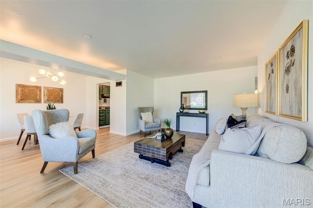2284 Luxmore Drive, St Louis, MO 63136