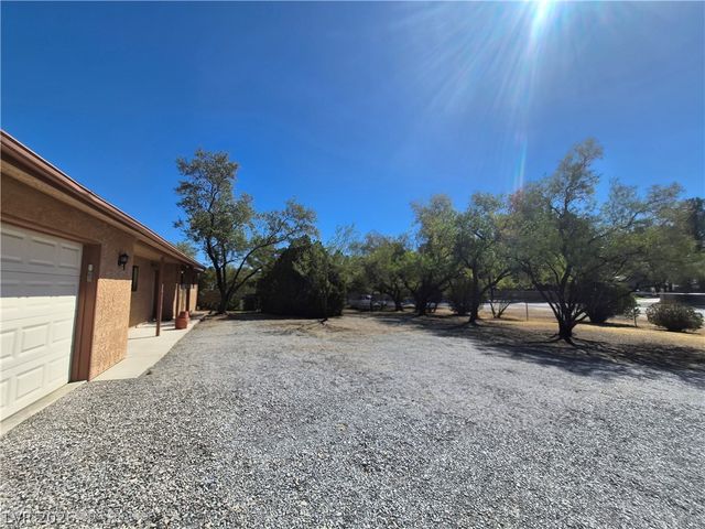 670 West Calvada Boulevard, Pahrump, NV 89048