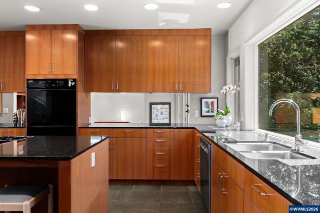 6365 NW Burgundy Dr, Corvallis, OR 97330