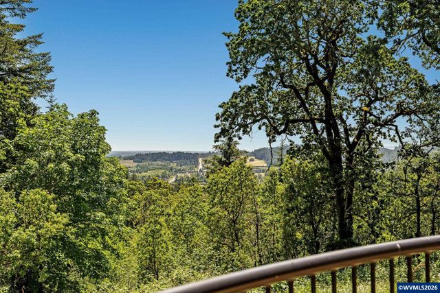 6365 NW Burgundy Dr, Corvallis, OR 97330