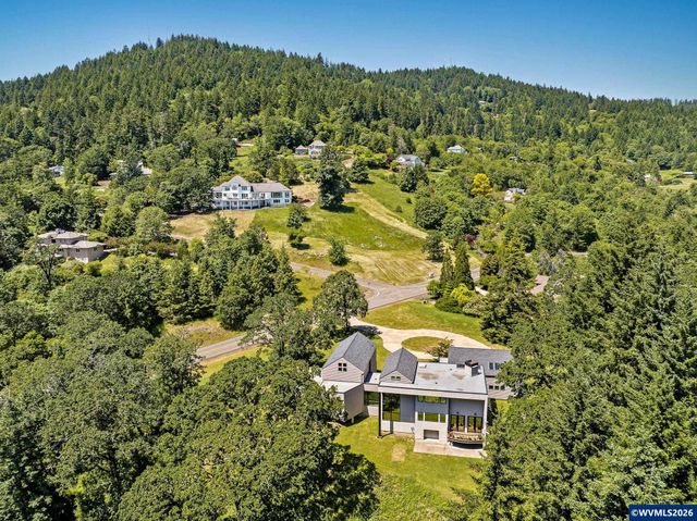 6365 NW Burgundy Dr, Corvallis, OR 97330