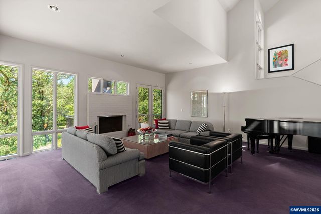 6365 NW Burgundy Dr, Corvallis, OR 97330