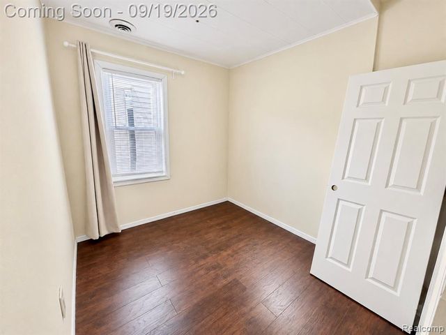 2388 Zinow Street, Hamtramck, MI 48212