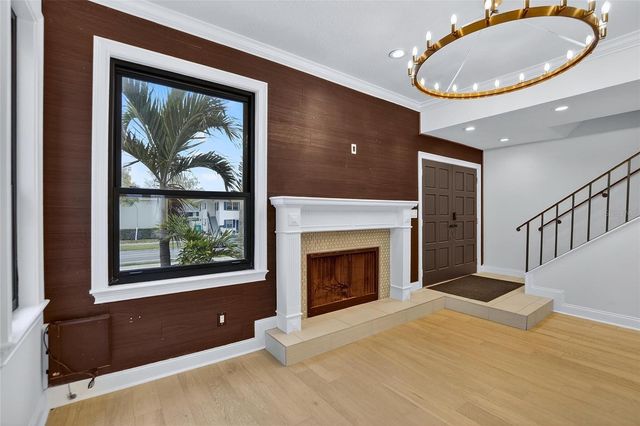 162 E DAVIS BOULEVARD, Tampa, FL 33606