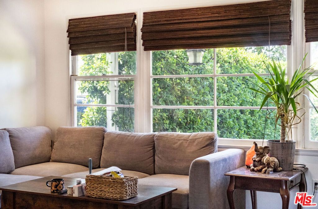 Image 15 of property listing at 7854 Agnes Avenue, North Hollywood, CA 91605