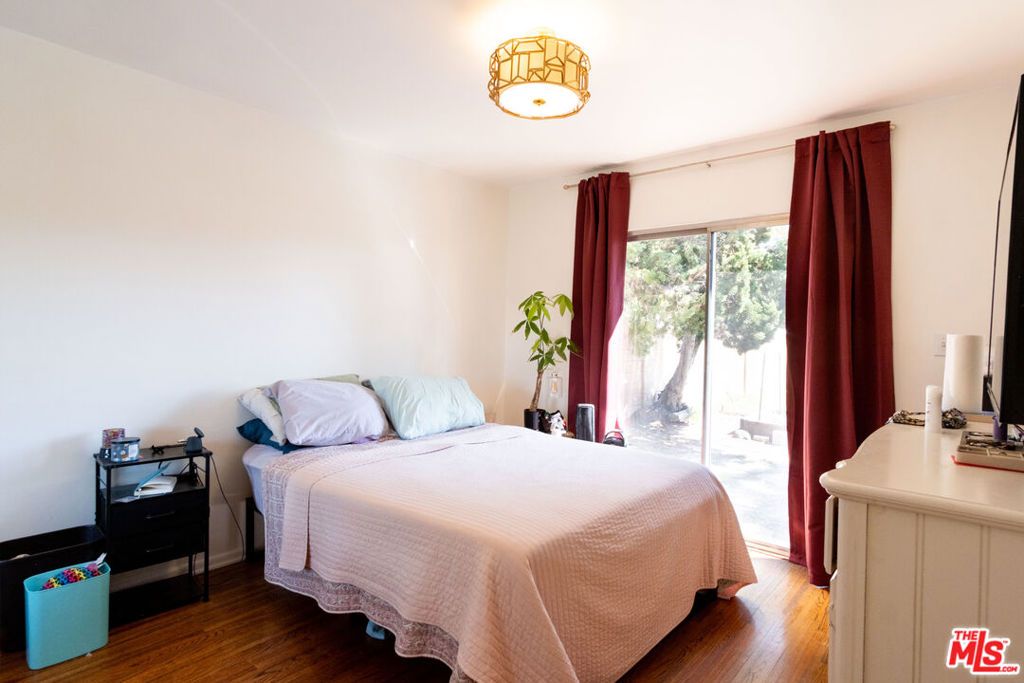 Image 21 of property listing at 7854 Agnes Avenue, North Hollywood, CA 91605