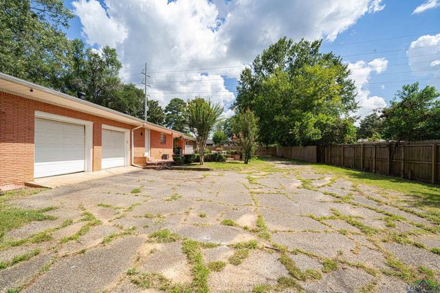 2215 Redbud, Kilgore, TX 75662