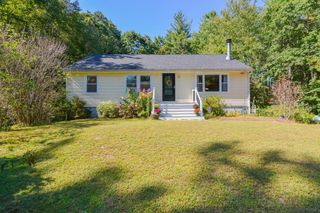 11 Rotterdam Drive, Litchfield, NH 03054