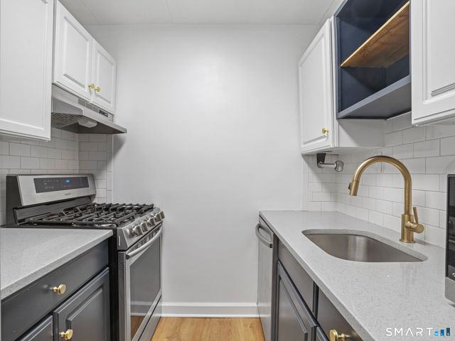 27 Northill Street 2J, Stamford, CT 06907