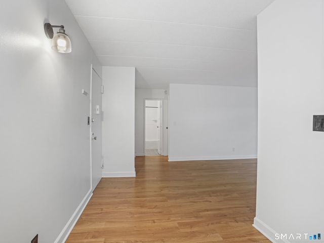 27 Northill Street 2J, Stamford, CT 06907