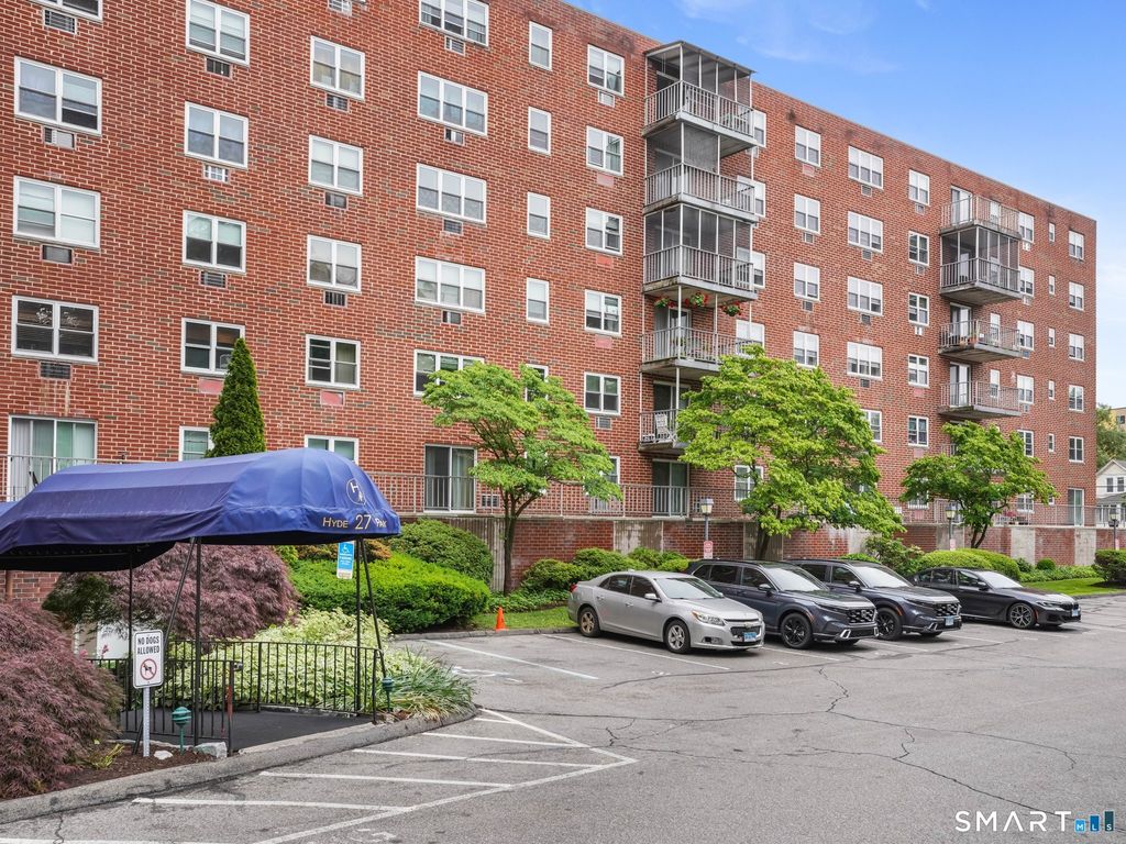 27 Northill Street 2J, Stamford, CT 06907
